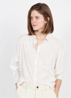 ONE STEP White Classic-collar Graphic Shirt