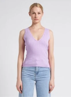 ALIYA - Pink Form-fitting V-neck Top