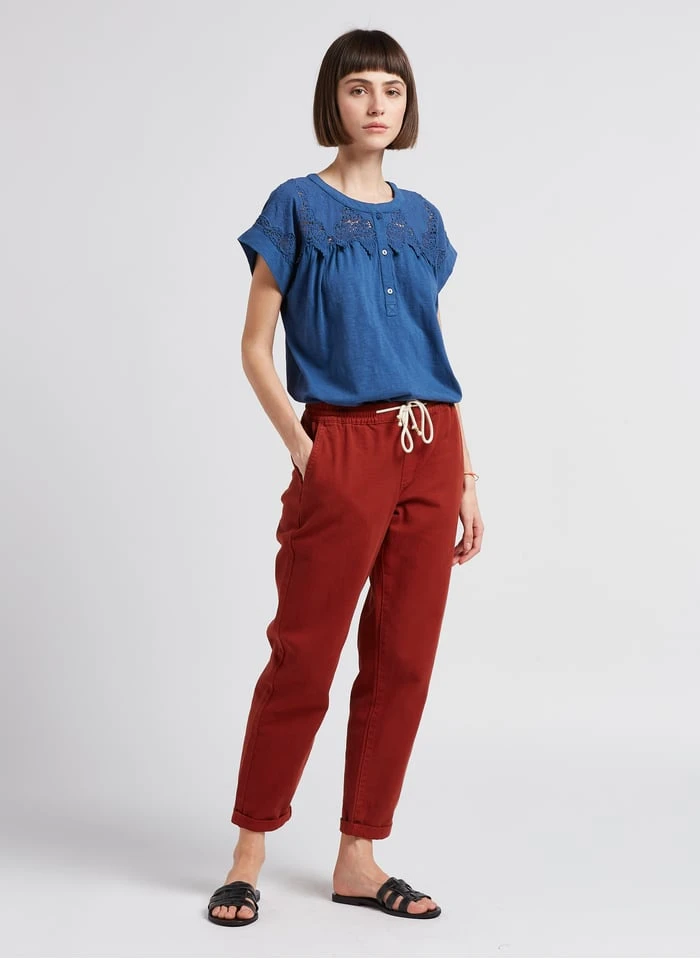 MAISON 123 CELENA - Faded Jeans Cotton T-shirt With Embroidered Neckline 4 MAISON 123 CELENA - Faded Jeans Cotton T-shirt With Embroidered Neckline - Image 4